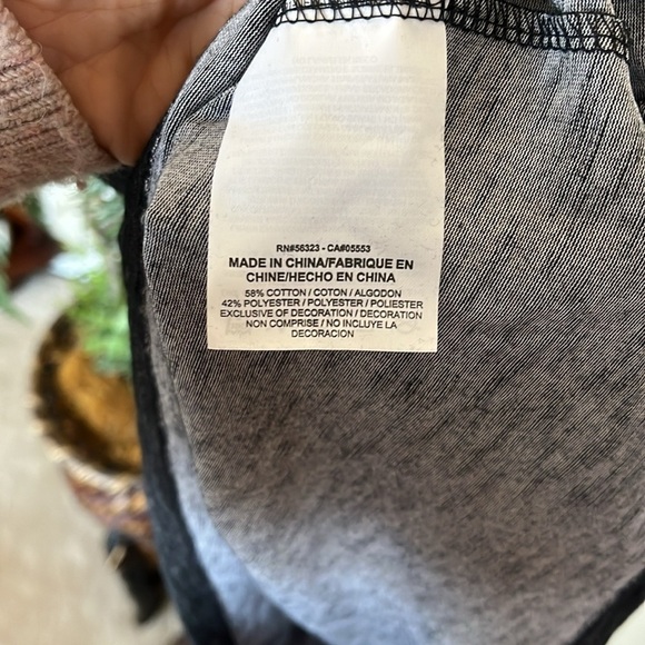 NWOT Nike Dri-Fit V-Neck Gray Athletic Cut NBA Brooklyn Nets Short Sleeve Shirt - Picture 11 of 13